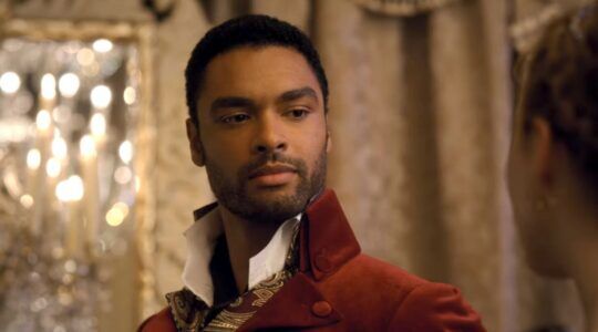 Regé-jean Page in de Netflix-serie Bridgerton.