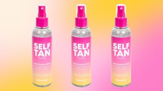 Self-tan water Action.