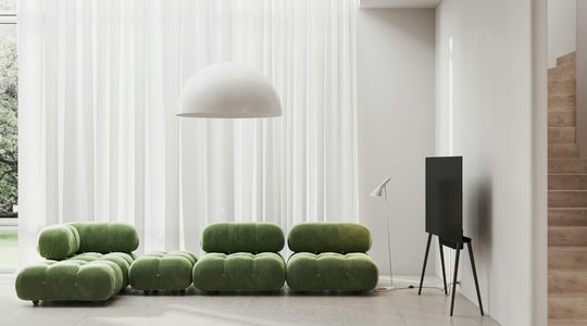 Groene stoelen.