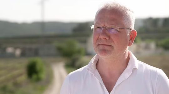 Edwin in B&B Vol Liefde is betrapt op een leugen.