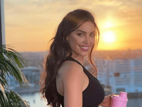 Yolanthe staat met Xess Xava &eacute;n Lentini op de cover en Wesley is not amused