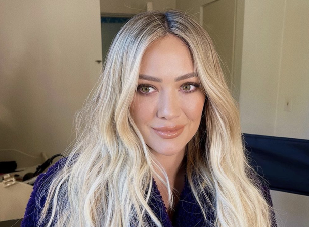 Hilary Duff showt haar prachtige lichaam op de cover van Women&rsquo;s Health