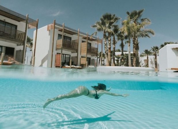 Bijna de Malediven: naar deze Griekse bungalows op het water wil je echt heen