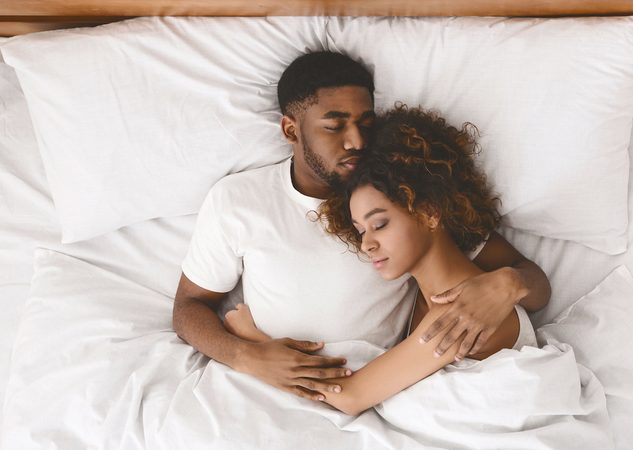 Annoying much?! Deze 6 situaties in bed zorgen ervoor dat jij happy single slaapt
