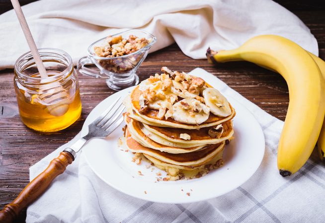 Z&oacute; maak jij snel gezonde havermout banaan pannenkoeken (met maar 3 ingredi&euml;nten)