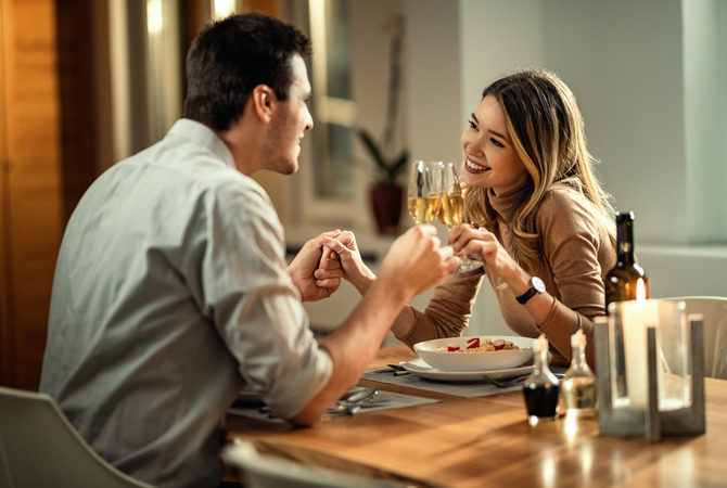 3 x de meest rare dates ooit: &ldquo;hij schreeuwde naar zijn eigen reflectie&rdquo;