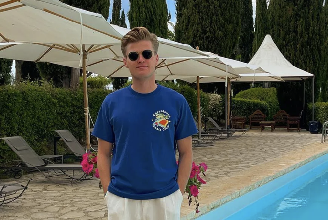 Kaj van der Voort ondergaat mega blunder tijdens show