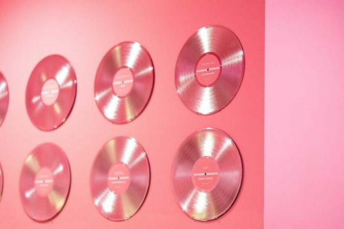 New music friday: Frenna werkt samen met een wereldberoemde zangeres