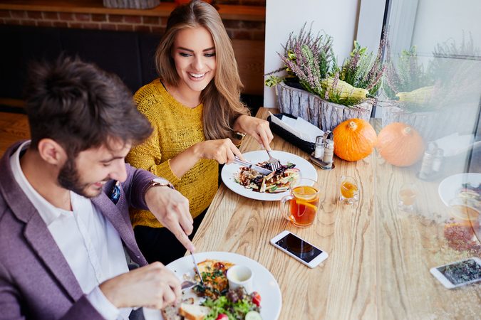 7 goede gespreksonderwerpen voor een date