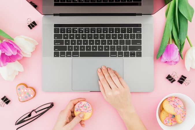Girlscene is op zoek naar een zomerstagiaire