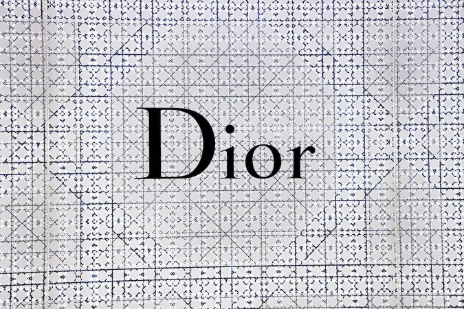 Zo kan je online danslessen volgen op het Youtube-kanaal van Dior