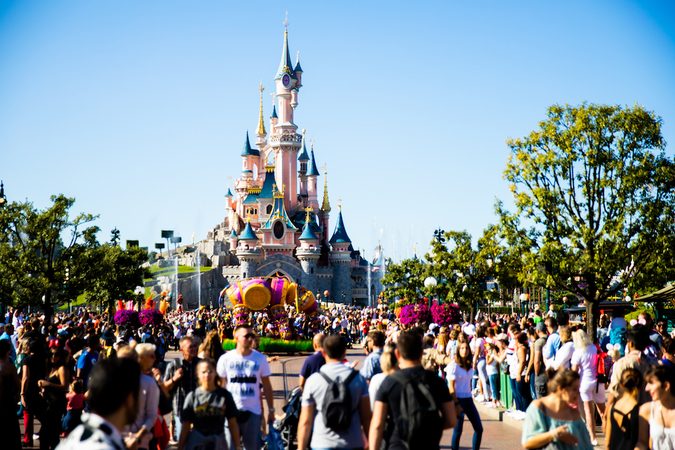 Vanaf deze datum kun je weer een tripje naar Disneyland Parijs plannen