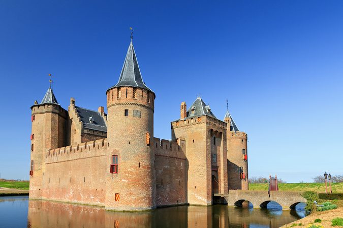 Je kunt nu op romantische sleepover in dit prachtige kasteel