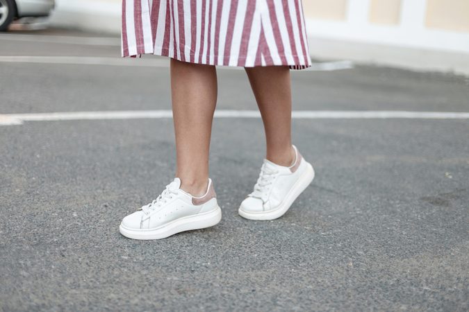 Witte sneakers die je dit najaar echt moet hebben
