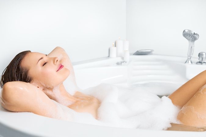 Self care avond? Met deze tips maak je een feestje van je bad