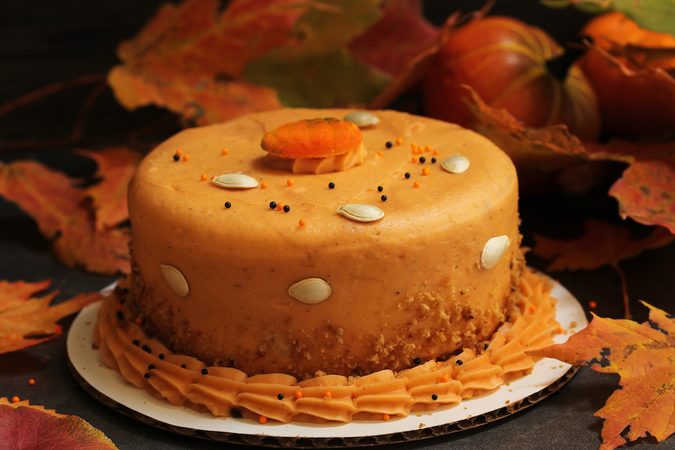 Zo maak je een &lsquo;Starbucks pumpkin spice latte&rsquo;-taart