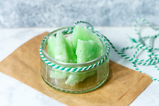 Bad breath? Dit is hoe je zelf pepermunt maakt