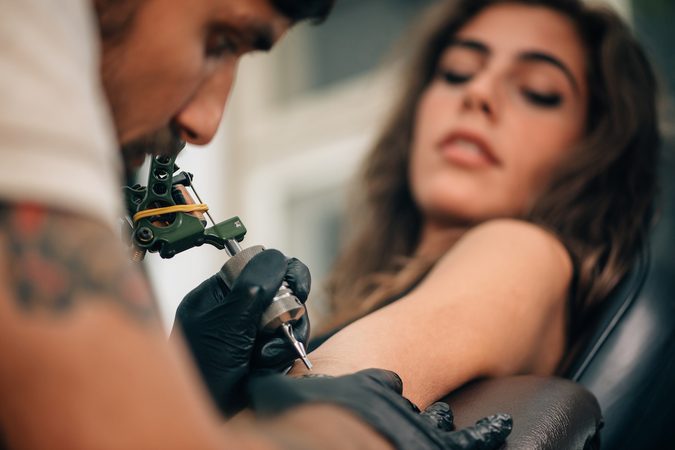 8 Disney tattoos die z&oacute; magisch zijn dat je ze wilt hebben