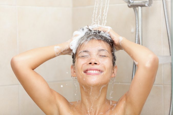 Beauty hack! Deze fouten maakt iedereen tijdens het haren wassen