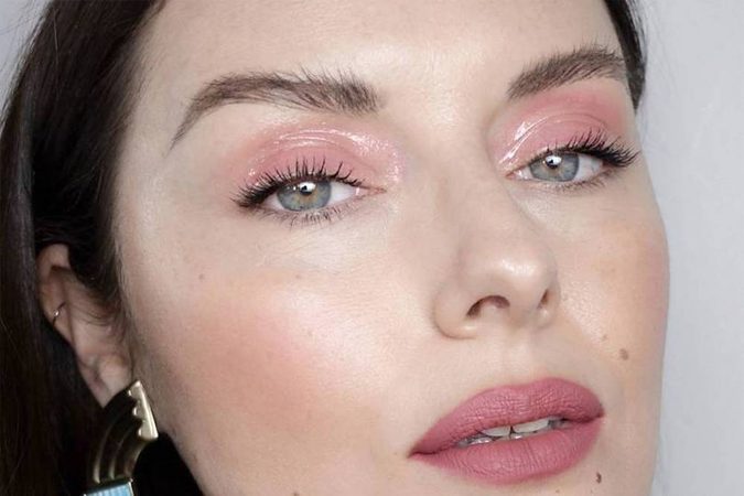 Beautytrend: dit is hoe je glossy eyelids maakt