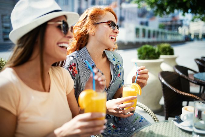 Hoopvol: het lijkt erop dat we op 21 april weer op het terras kunnen zitten