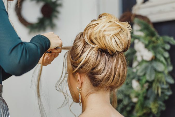 Dit zijn de mooiste feestelijke lente haarlooks voor 2021