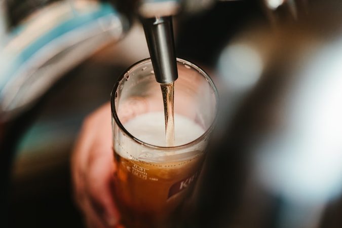 Deze 8 situaties herken jij als je studeert en geen bier lust