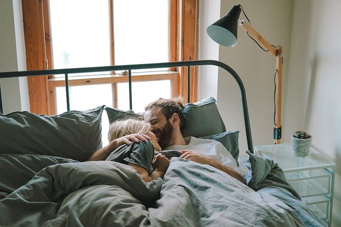 Science says: slapen met je lover is goed voor je gezondheid