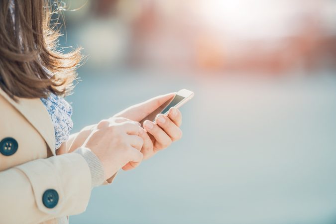 Deze 7 dingen moet je nooit via Whatsapp vertellen aan je vriendin