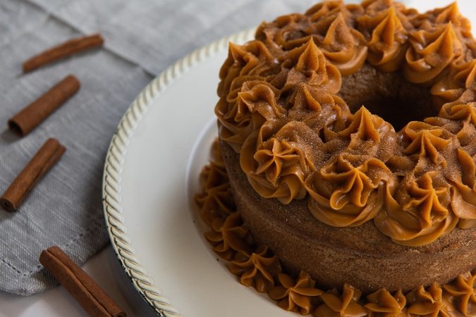 Puur genieten: dit is het recept voor churro taart met dulce de leche (ja, echt)