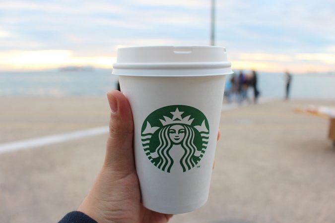 Starbucks introduceert twee nieuwe iced coffees waarbij het water je in de mond loopt
