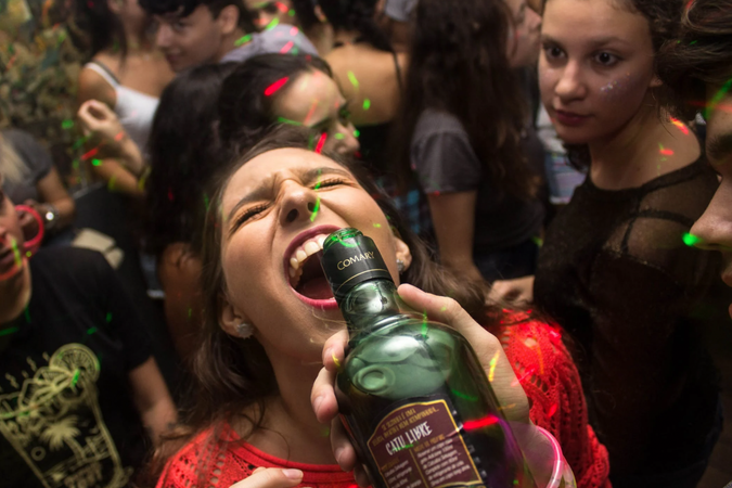 Hilarisch! Zo gedraag jij je als je dronken bent volgens je sterrenbeeld
