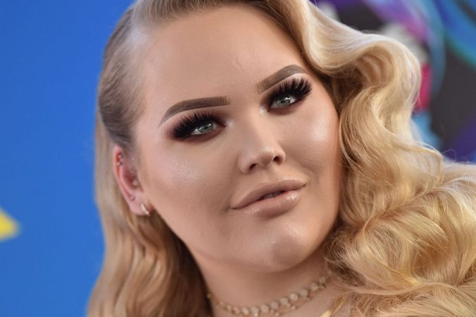NikkieTutorials over Ellen DeGeneres: &lsquo;Ze kwam niet eens hallo zeggen&rsquo;