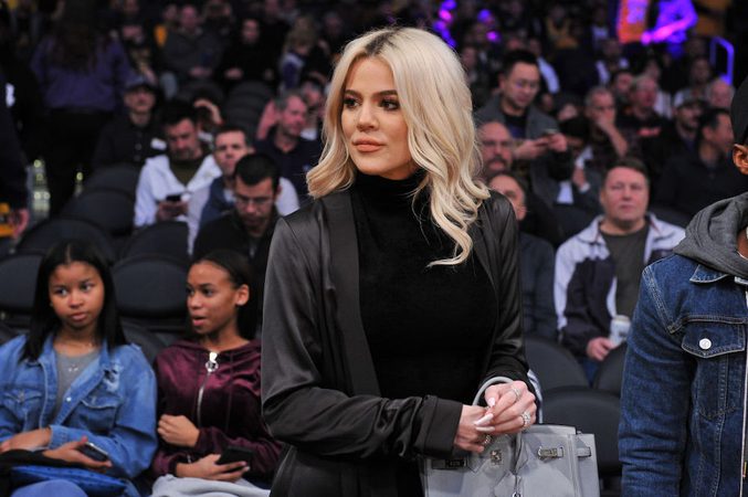 Fans zijn in shock door Klo&eacute; Kardashian&rsquo;s nieuwe look