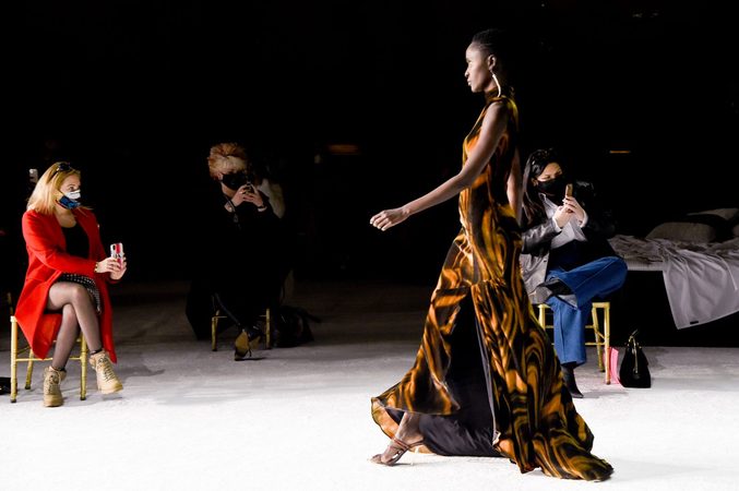 Trendalert! Dit worden de fashiontrends van de lente en zomer 2021