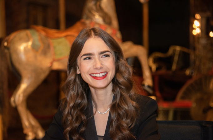 FOTO&rsquo;s: Lily Colins uit Emily in Paris is getrouwd