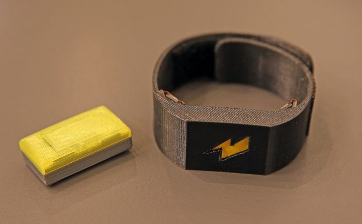 Deze armband geeft je een schock als jij je te ongezond eet