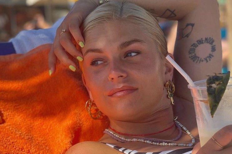 OMG: Roxeanne Hazes komt niet opdagen in rechtszaak Rachel