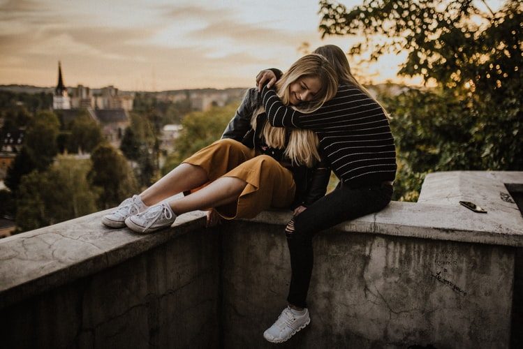 Girls Issues: &ldquo;Mijn beste vriendin negeert mij volledig&rdquo;