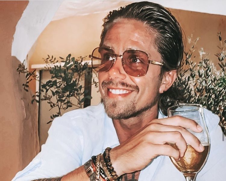 OMG: Andr&eacute; Hazes is blijkbaar al aan het daten met iemand anders