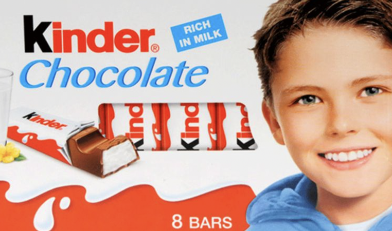 Wow: de jongen van de Kinder Chocolade verpakking is echt een hottie geworden