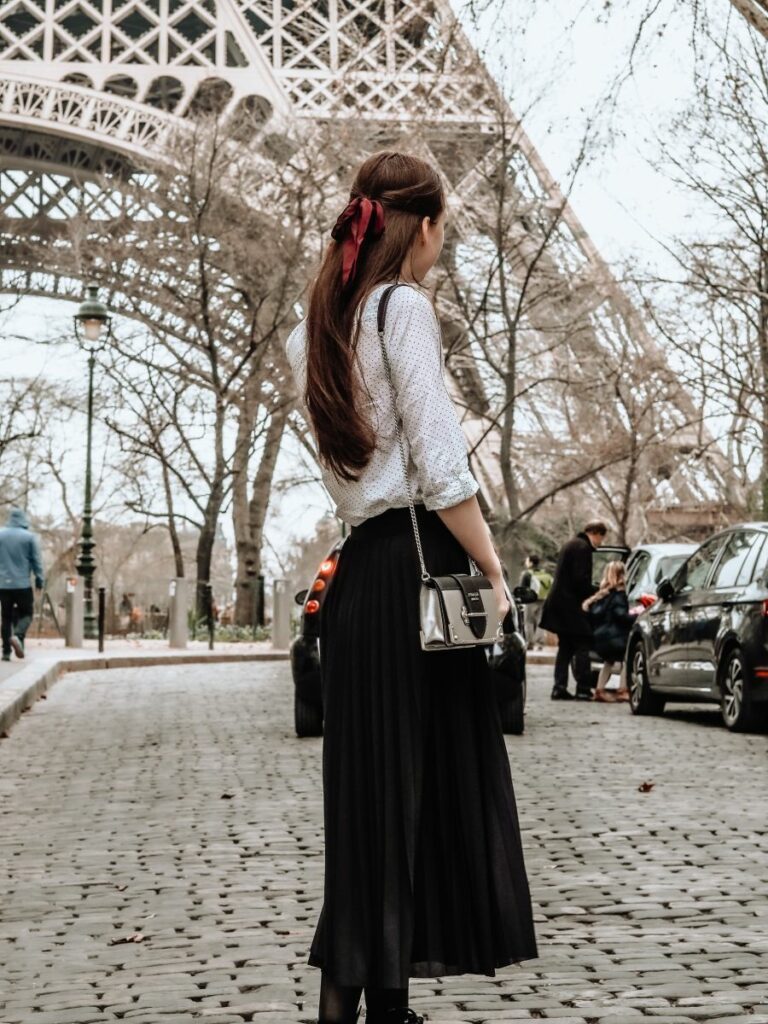 Deze 5 items zou een Franse fashionista niet snel dragen