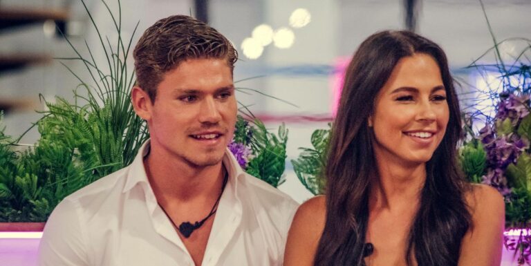 Wait what?! &lsquo;Stenn en Rowena zijn weer uit elkaar&rsquo;
