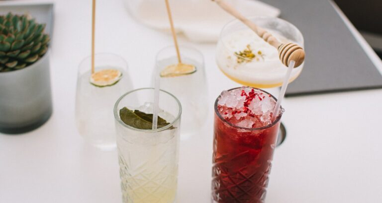 Wow! Zo veel calorie&euml;n zitten er in jouw favoriete drankje