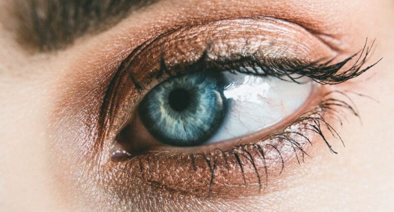 Wink-wink! Met deze hacks krijg je prachtige lange wimpers