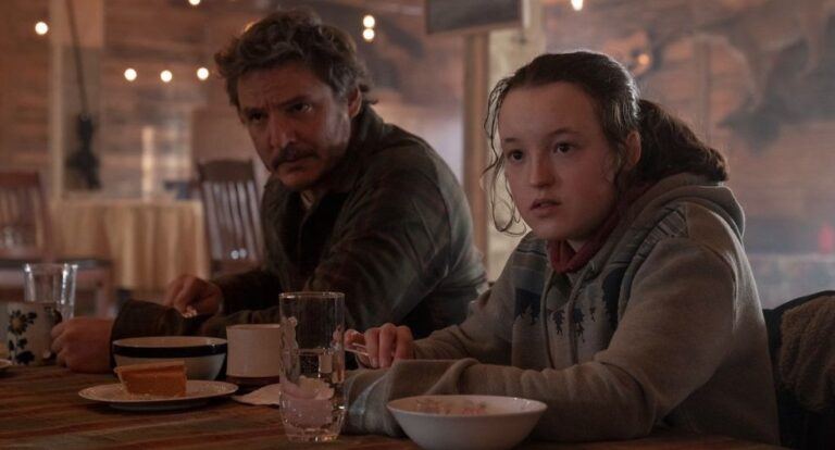 Ellie en Joel zitten in een restaurant.
