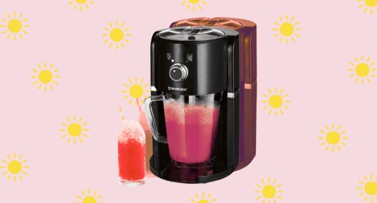 Slush puppy machine op een achtergrond van roze en zonnetjes.