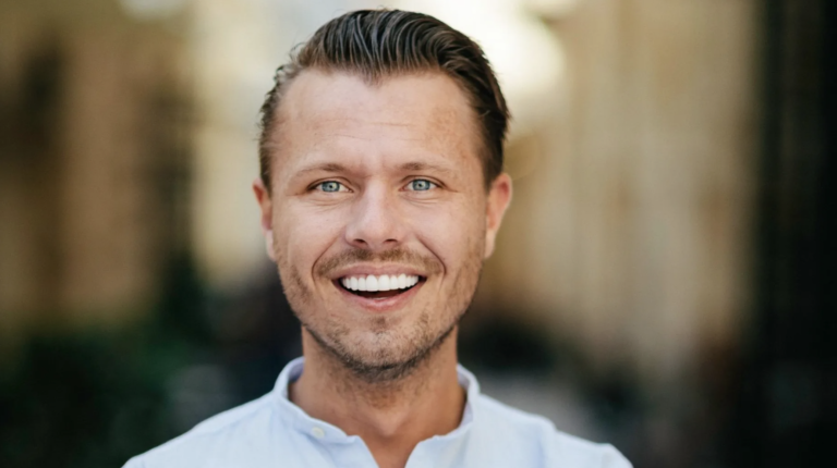 FOTO:Temptation Island-Sonny en zijn vriendin zijn nu Insta-official