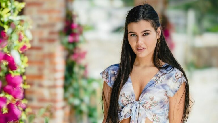 Diva uit de Bachelor 2021 gespot met de vader van Tony Junior