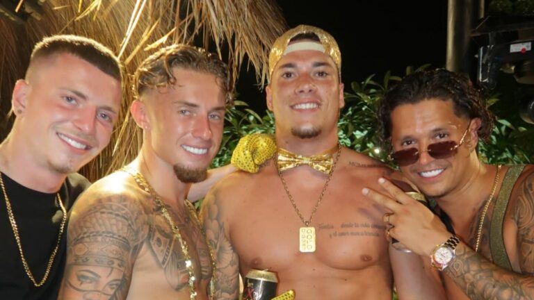 Foto van Nick, Dani, Marc-Junior en Jay.